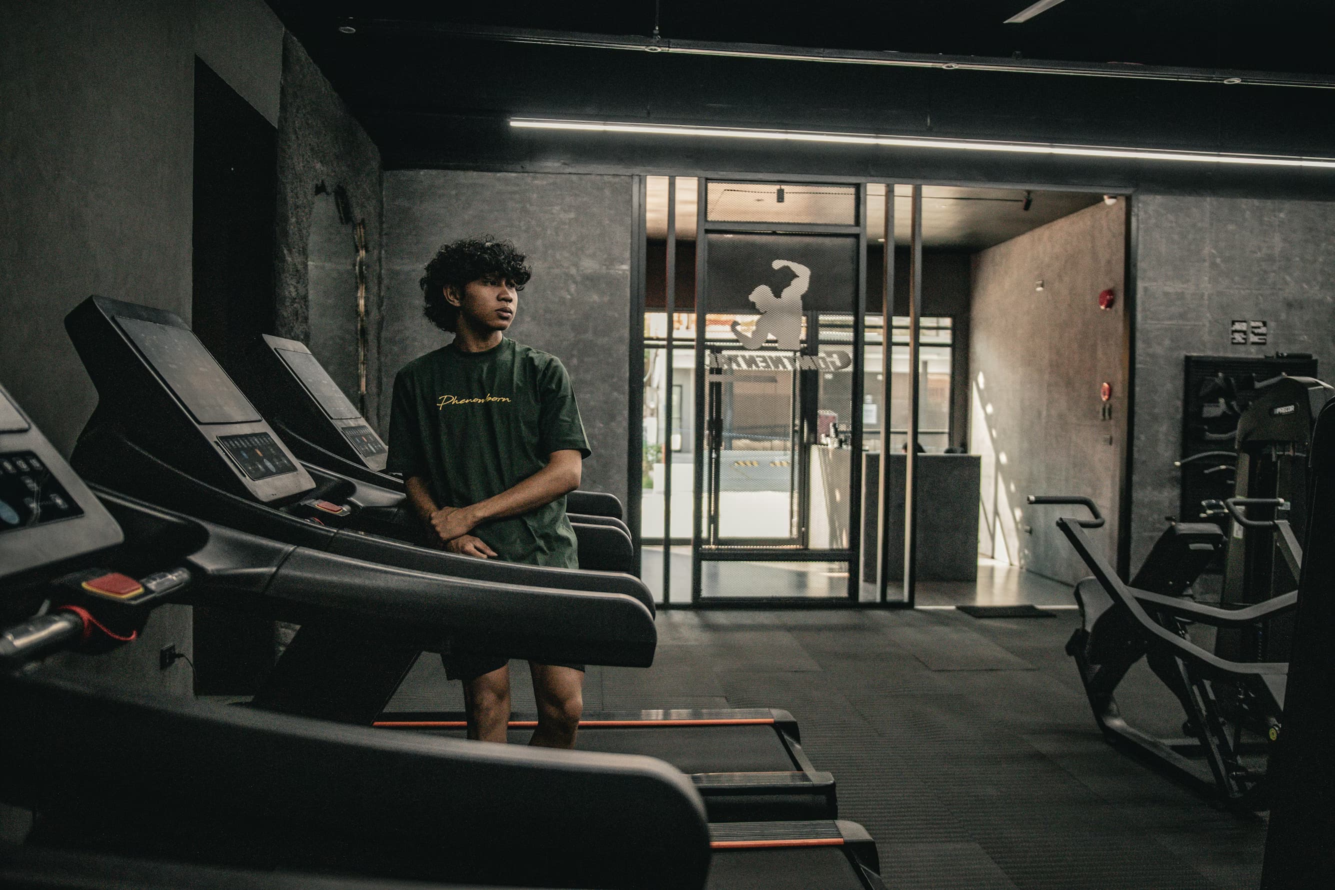 Why Fitness Apps Make Consistency Harder (And What Actually Helps) - Featured image for progress article